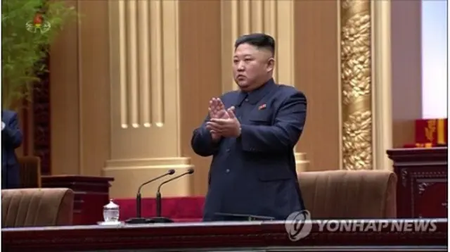 朝鮮中央テレビは１３日、金委員長が１２日に開かれた最高人民会議に出席したと報じた＝（聯合ニュース）