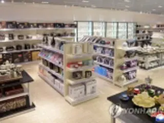 平壌の百貨店が新装開店　制裁下でも外国製品ずらり