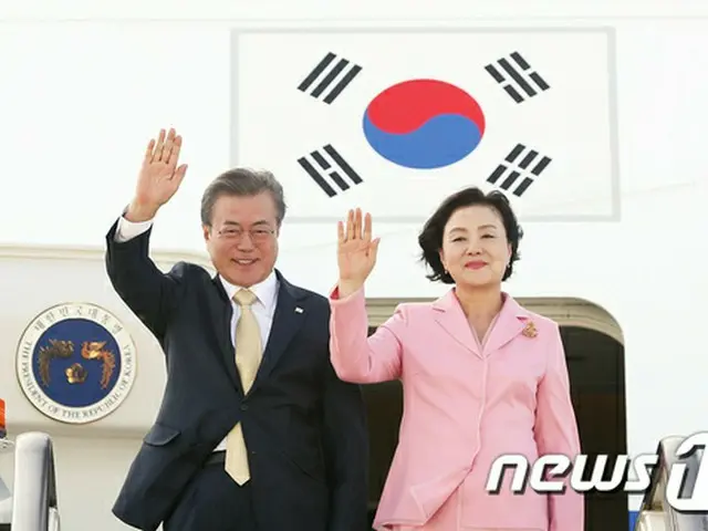 韓国・文大統領、ウズベキスタンの公式歓迎式に出席…国賓訪問日程開始
