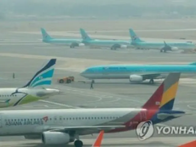韓国の航空会社の機体が並ぶ空港（資料写真）＝（聯合ニュース）