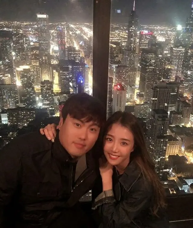 リュ・ヒョンジン＆ペ・ジヒョン元アナ、夜景よりも輝く夫婦愛（提供:OSEN）