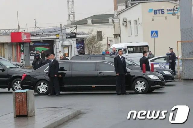 正恩氏、ウラジオストクに到着＝厳戒態勢の中、特別列車を下車