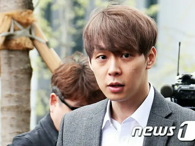 ユチョン（JYJ）、令状実質審査のため水原地方裁判所に到着