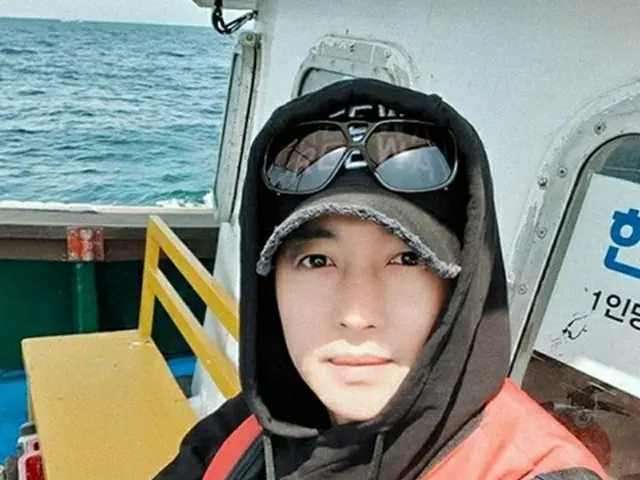 韓国歌手兼俳優のキム・ヒョンジュン(リダ)が済州島(チェジュド)の海上からファンに近況を知らせ、話題になっている。(写真提供:OSEN)