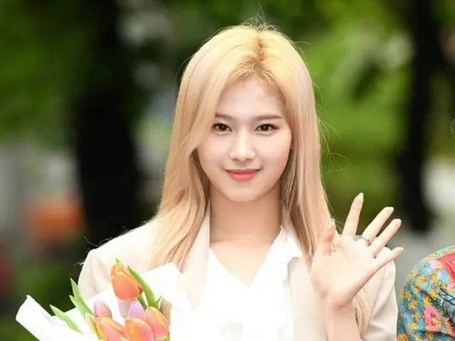 「TWICE」サナの改元コメントに対し、拡大解釈をした一部のネットユーザーから非難の声が上がった。（提供:OSEN）