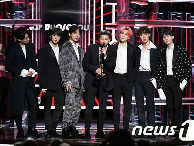 「『BBMAs』でトップデュオ/グループ賞を受賞したいです。」　今月17日にソウルで開催された「防弾少年団」のニューアルバム発売のグローバル記者会見で目標を聞かれた時のSUGAの答えだ。（提供:news1）