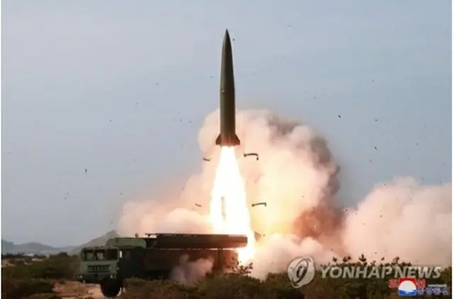 北朝鮮が４日に実施した火力打撃（攻撃）訓練＝（朝鮮中央通信＝聯合ニュース）