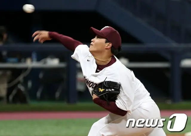 ＜韓国プロ野球＞キウム・ヒーローズのチョ・サンウ、2019KBOリーグ最高球速を再び更新（提供:news1）