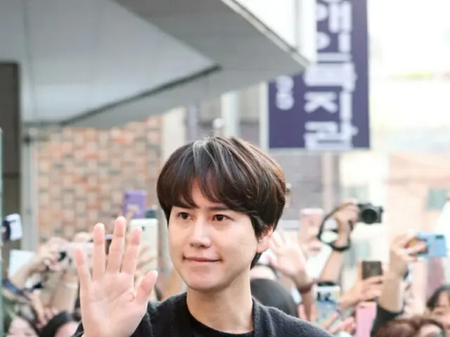 韓国ボーイズグループ「SUPER JUNIOR」メンバーのキュヒョンが除隊し、2年ぶりにファンのもとに戻ってきた。（提供:news1）