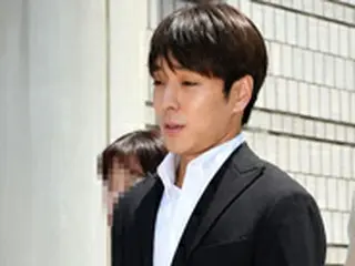 【速報】集団性的暴行容疑の元「FTISLAND」チェ・ジョンフン、留置場へ…身体には捕縄