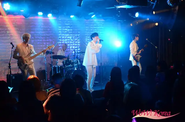 バンド「IZ（アイズ）」