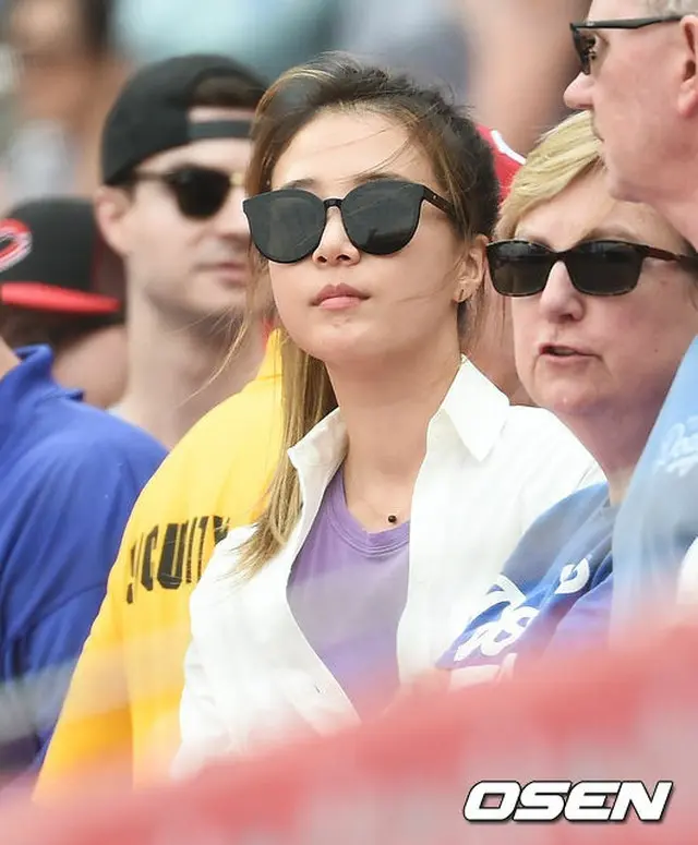 リュ・ヒョンジンの”敵地で初勝利”、元女子アナ妻も応援に