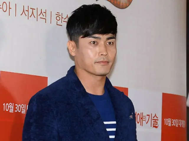 詐欺容疑の俳優イ・ジョンス、偽装結婚の疑い？LAで結婚・永住権取得と報道（画像提供:OSEN）
