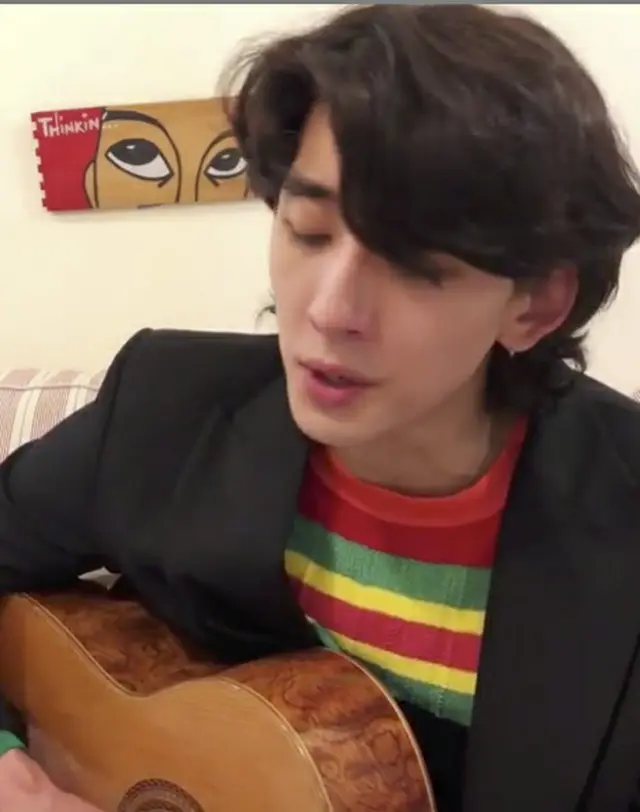 韓国バンド「JANNABI」リーダーのチェ・ジョンフンが、ステージで涙を見せた。（提供:OSEN）