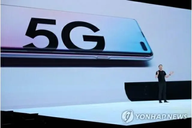 「５G」に対応したサムスンのスマートフォン発表会（資料写真）＝（聯合ニュース）