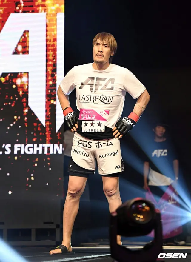 韓国の総合格闘家チェ・ホンマン（38歳/150kg）の復帰戦は虚しいKO負けに終わった。（提供:OSEN）