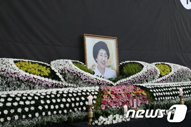 金正恩氏名義の弔文・弔花、妹与正氏がきょう板門店で伝達＝金大中氏妻の死去受け