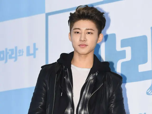 韓国ボーイズグループ「iKON」元メンバーのB.I（22、本名:キム・ハンビン）の薬物疑惑の手掛かりとなるカカオトークの会話の相手である“Aさん”が、執行猶予中の歌手練習生ハン・ソヒ（24）だという。（写真提供: