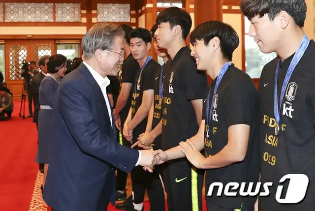 U-20W杯「ゴールデンボール」受賞のイ・ガンイン、交渉本格化＝「バレンシアとすべき話が多い」