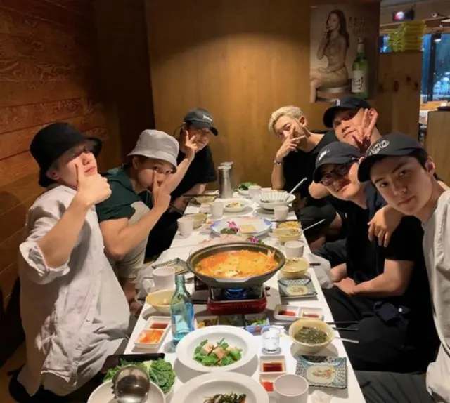 「EXO」、D.O.入隊前にメンバーで食事会（提供:OSEN）