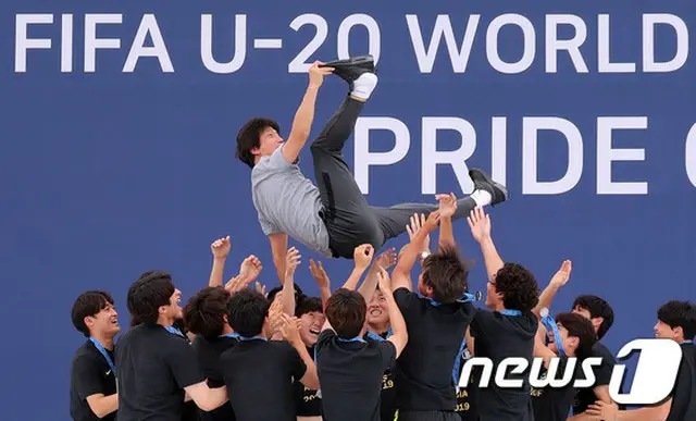 韓国サッカー協会、U-20W杯準優勝の選手全員へ2千万ウォン（約180万円）支給
