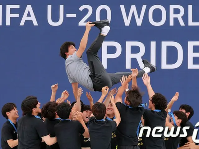 韓国サッカー協会、U-20W杯準優勝の選手全員へ2千万ウォン（約180万円）支給
