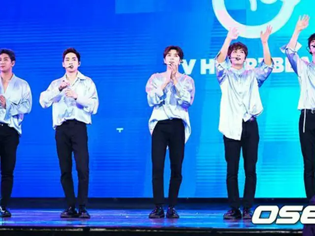 韓国ボーイズグループ「NU‘EST」が初めてベトナムを訪れ、現地のファンから熱く歓迎された。（提供:OSEN）