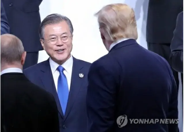 文大統領（左）とトランプ氏＝（聯合ニュース）