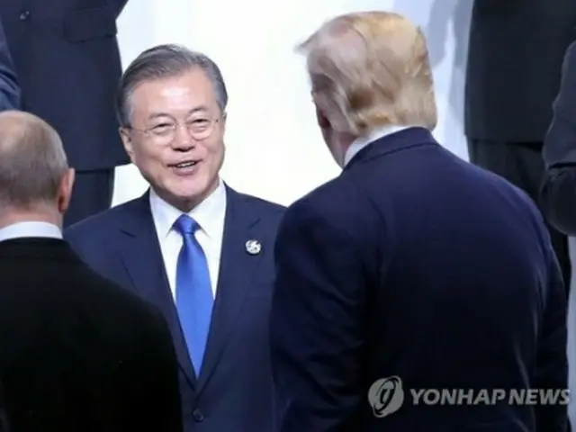 文大統領（左）とトランプ氏＝（聯合ニュース）