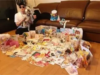 ユチョン（元JYJ）、拘置所釈放後の姿を公開＝ファンからの手紙＆愛犬と共に