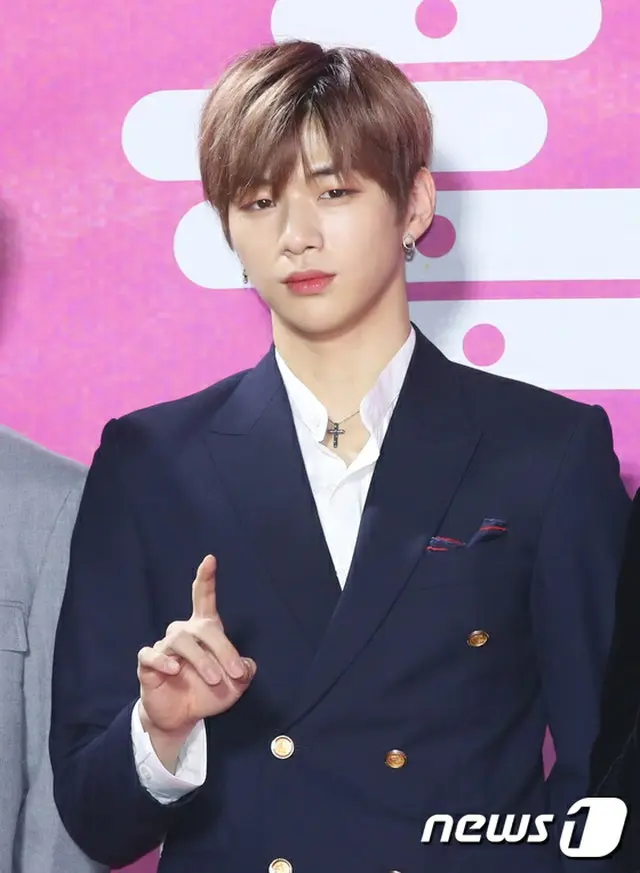 韓国プロジェクトボーイズグループ「Wanna One」元メンバーの歌手カン・ダニエル（22）が所属事務所だったLMエンターテインメントを相手に提起した専属契約効力停止仮処分申請が認可された。（提供:news1）