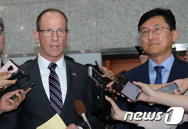 米国務省次官補、日韓の輸入規制問題で「解決のため、役割担う」