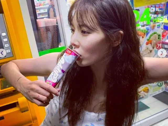 ヒョナ、恋人イドンとタイで楽しいコンビニデート（提供:OSEN）