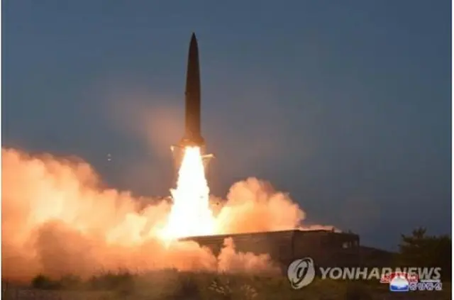 北朝鮮の朝鮮中央通信は２６日、金正恩委員長が２５日に新型短距離弾道ミサイルの発射を指揮したと報じた＝（朝鮮中央通信＝聯合ニュース）≪転載・転用禁止≫