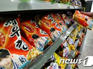 農心、韓国ロングセラーのスナック菓子「セウカン」原料のエビ米国産100%使用を撤回…国内産を使用へ
