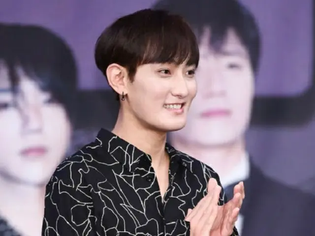 歌手KANGTA(H.O.T)が、熱愛騒動から4日目を迎えた今日、公式な謝罪文を発表した。KANGTAによる謝罪文の提示は2回目。(提供:OSEN)