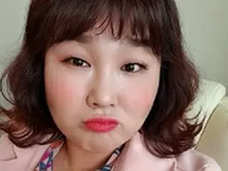 「どうか安らかに」…女性お笑い芸人キム・ミンギョン、弟の突然の訃報に涙