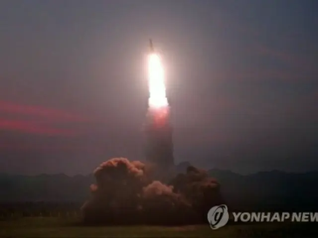北朝鮮の朝鮮中央テレビが７日に報じた短距離弾道ミサイルと推定される飛翔体発射の様子＝（朝鮮中央テレビ＝聯合ニュース）≪転載・転用禁止≫