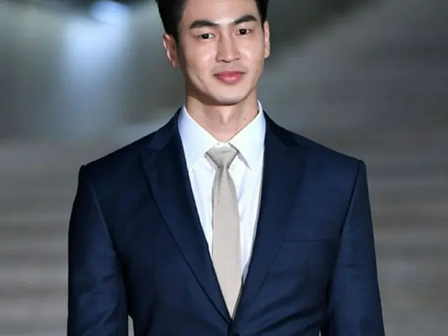 俳優キム・サンホ、結婚4年でパパに