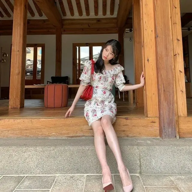 IU（アイユー）、出演ドラマ「ホテルデルーナ」の“広報妖精”ぶりが神的だと話題（写真提供:OSEN）