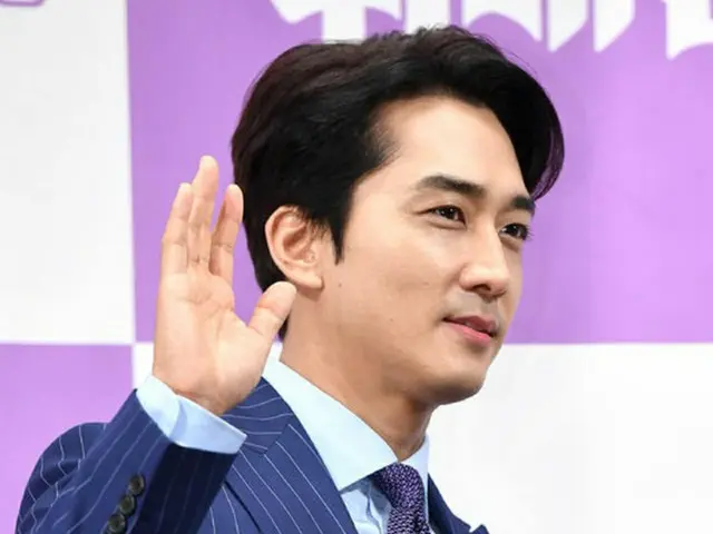ソン・スンホン、「偉大なショー」で見せる変わらぬ華やかさ…顔も話し方も演技変身も（提供:OSEN）