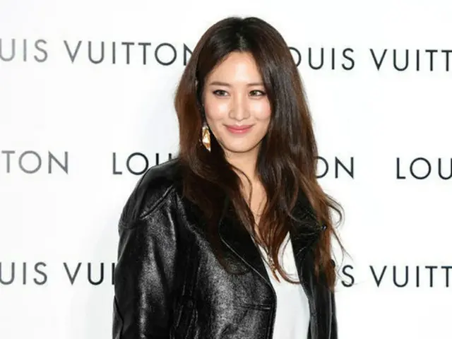 韓国女優スヒョン（34）が3歳年上の企業家チャ・ミングン（37/米国名:マシュー・シャンファイン）氏との熱愛を認めた。（提供:OSEN）