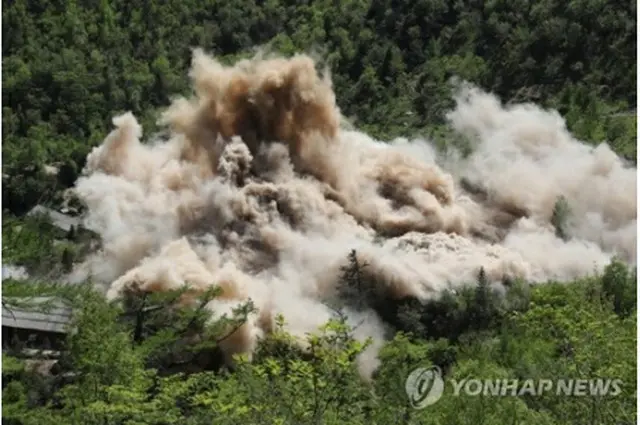 北朝鮮は2018年5月に豊渓里核実験場を廃棄した。指揮所などを爆破する様子（資料写真）＝（聯合ニュース）