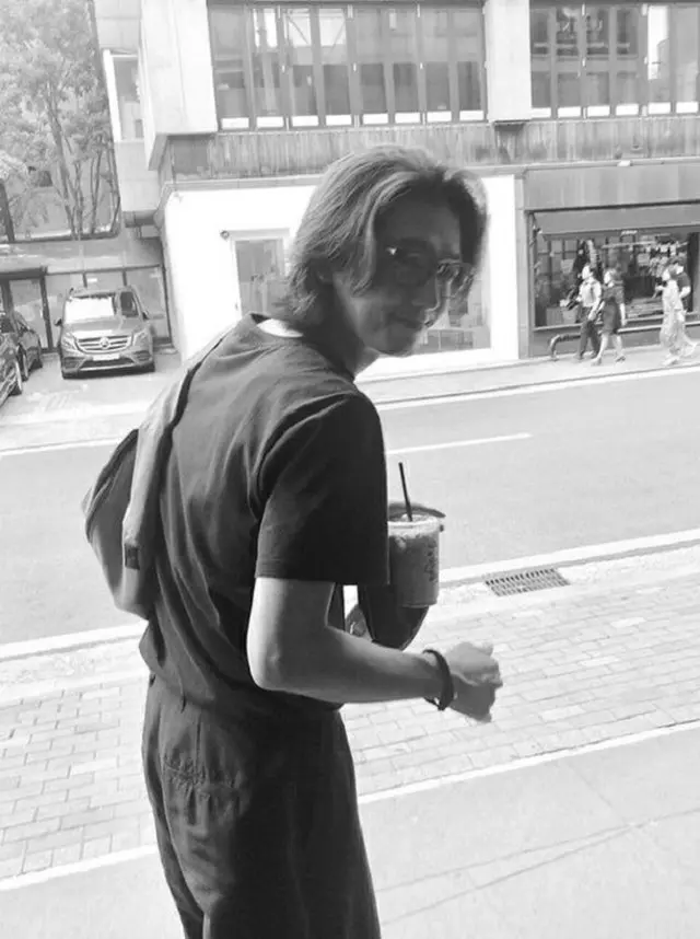 俳優チョン・ギョンホが、イケメンぶり全開の写真をアップした。（提供:OSEN）