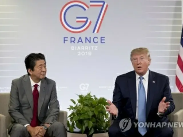 安倍氏（左）とトランプ氏＝（ＡＦＰ＝聯合ニュース）