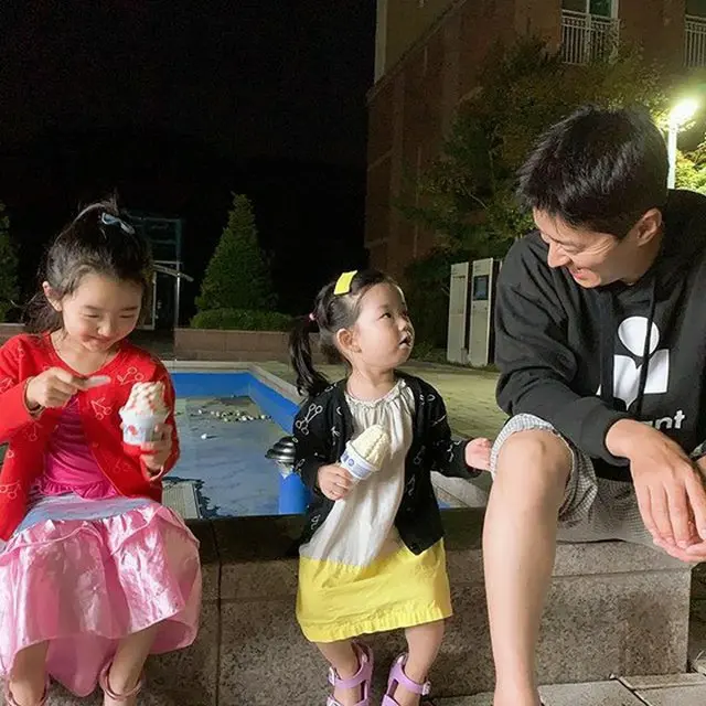 韓国女優ソ・イヒョンが、夫で俳優のイン・ギョジンと2人の娘のラブラブな近況を伝えて話題になっている。（写真提供:OSEN）