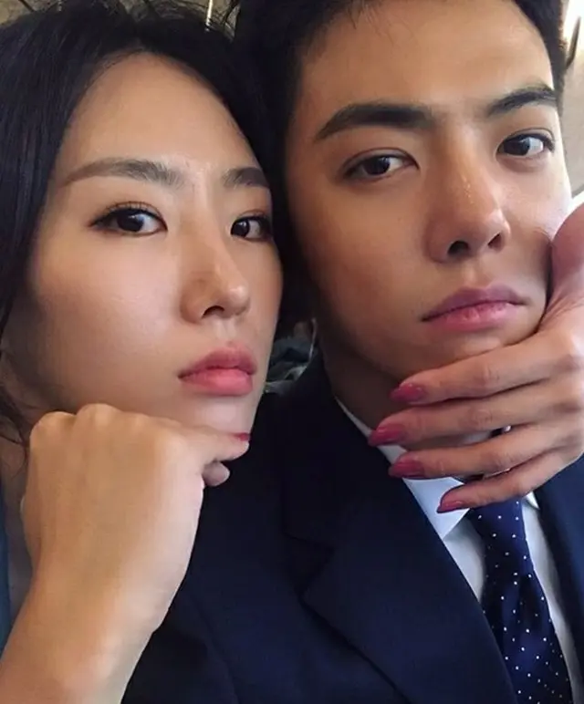 KangNam、イ・サンファ“プレ夫婦”…顔をくっつけツーショット公開、似ていくカップル（提供:News1）