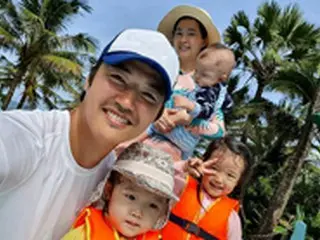 【トピック】ユン・サンヒョン＆Maybee、仲むつまじい家族旅行写真が話題