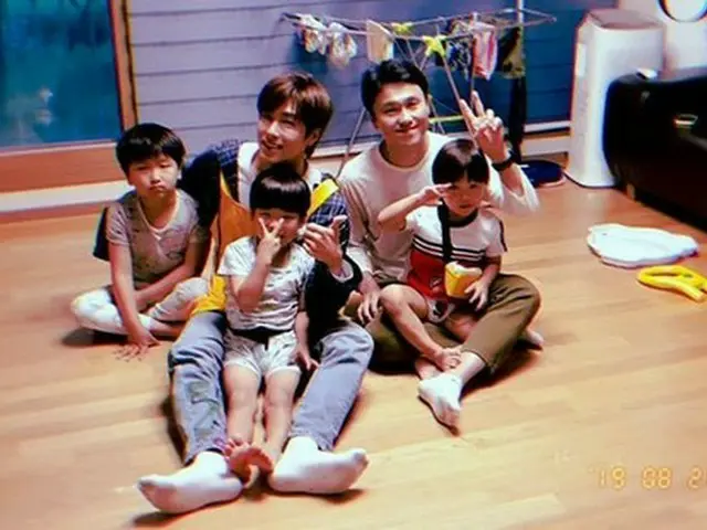 「東方神起」ユンホ、番組で出会った3兄弟への愛情爆発ぶりが話題(写真提供:OSEN)