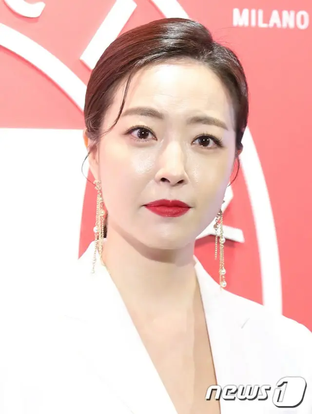 女優シム・ウンジンが「サイバーテロ」による裁判を継続中であることを明かした。（提供:news1）